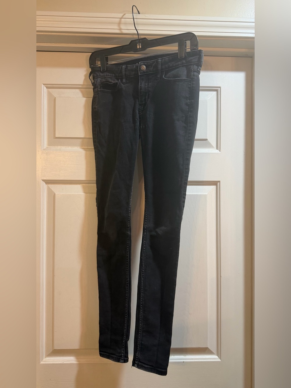 Hollister Black Lowrise Super Skinny Women's Jeans W27 L30